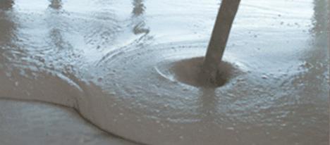 Cómo hacer un piso de concreto cálido en una casa privada.
