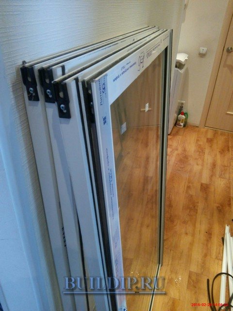 Marcos de aluminio vidriado en frío.