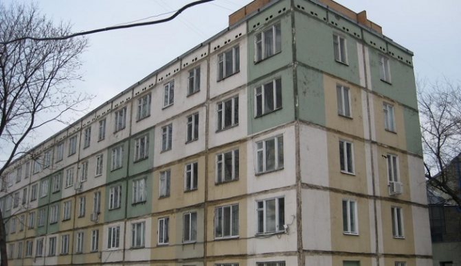 blok pet kata zgrade Hruščov