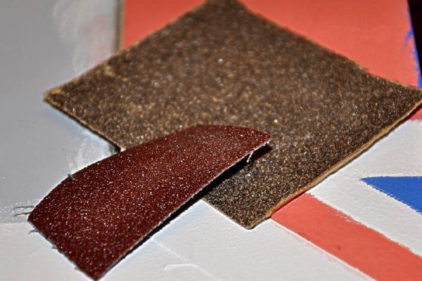 Plastik pencerelerden su bazlı boya nasıl temizlenir