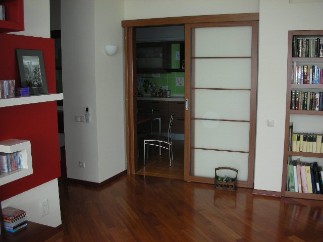 Porta de correr para a cozinha