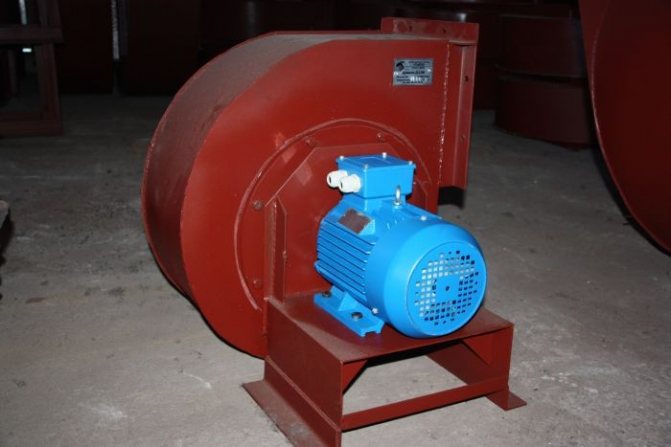 systém spalín s elektromotorom