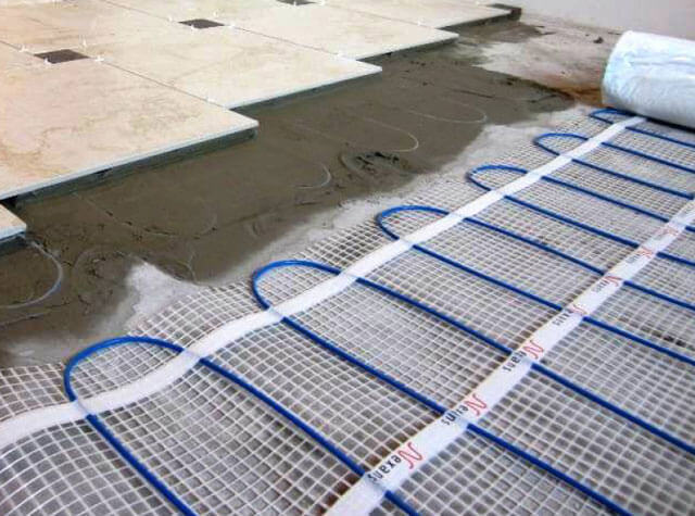 aquecimento de piso elétrico sob azulejos