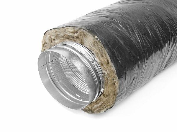 Foto: el aislamiento de tuberías corrugadas de acero inoxidable con lana de basalto se puede hacer a mano