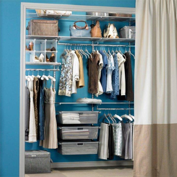 Vestidor en el apartamento: diseño de balcón, foto de una logia de una habitación, opciones de bricolaje, pasillo y reparación para niños.