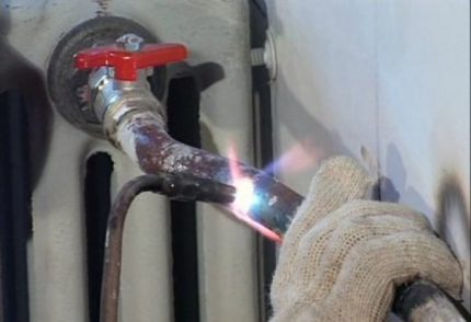 Boruların gaz kaynağı