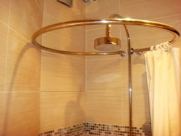 Tijă flexibilă pentru perdea de baie