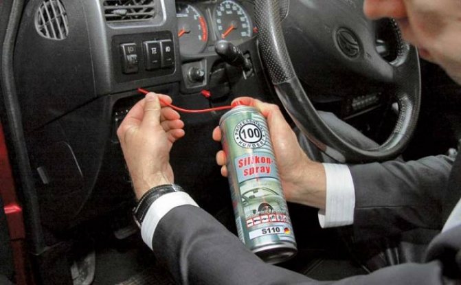 Using the nozzle in hard-to-reach places