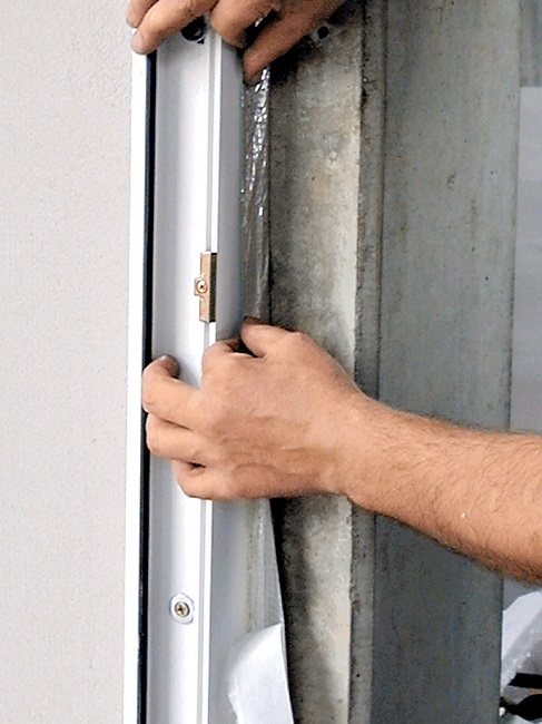 Cum să lipiți robiband pe ferestre
