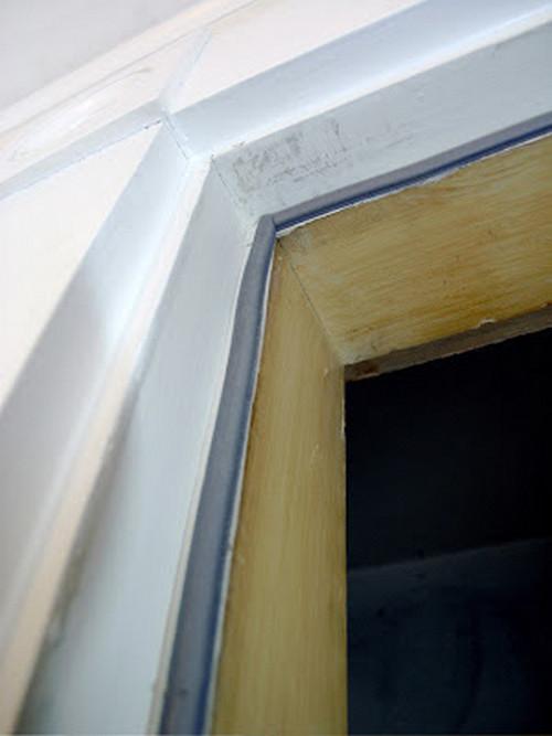 Hur man limar tätningen på fönstren. Hur man väljer hur man ska limma självhäftande isolering för Windows 07