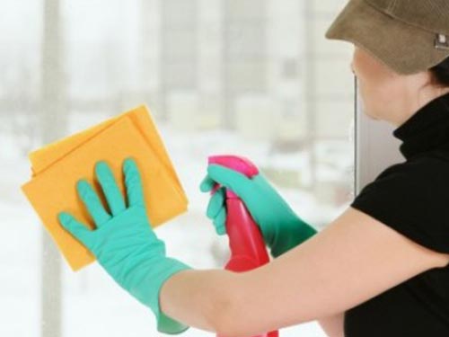 How to clean windows in winter