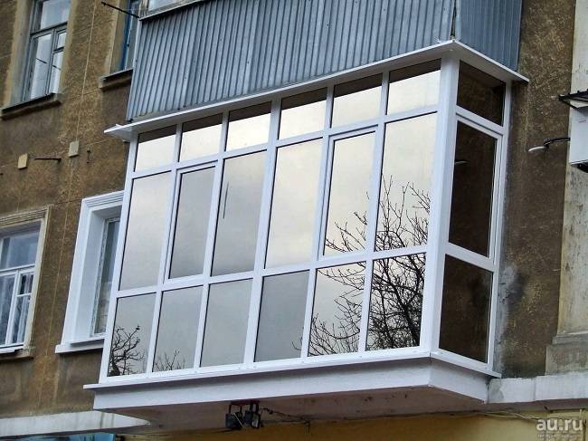 Bir balkon veya sundurma nasıl düzgün bir şekilde sırlanır: 4 uzman tavsiyesi