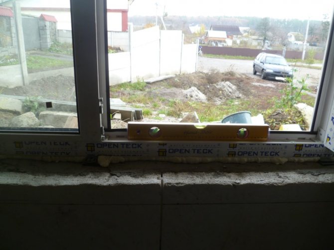 Cum se instalează fitinguri pe o fereastră din plastic