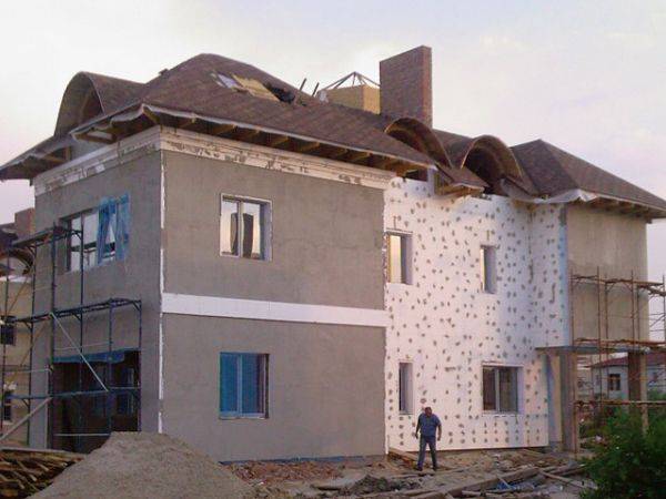 Cómo aislar una casa en el exterior con espuma