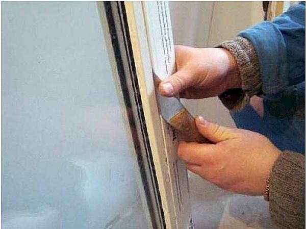 How to remove a glass unit from a plastic window by yourself