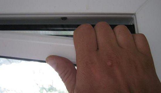 How to remove a glass unit from a plastic window by yourself