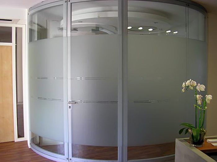 How to fix glass in a plasterboard partition