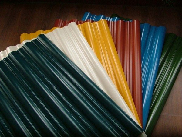 placă ondulată karinka pentru instalarea unei viziere peste balcon