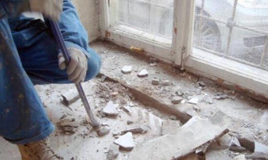 photo de démontage d'un rebord de fenêtre en béton