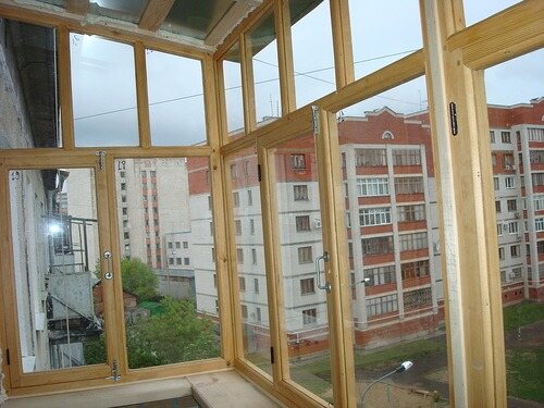 quadros de moldura de madeira