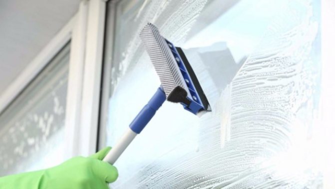 foto de limpeza de locais de difícil acesso