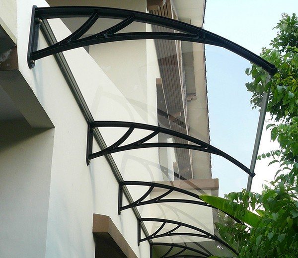 poza unui baldachin de balcon