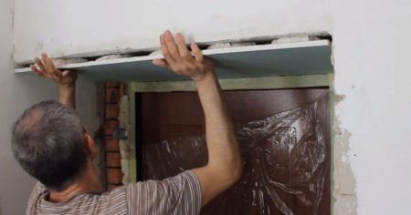 снимка Пример за закрепване на наклон към залепваща основа