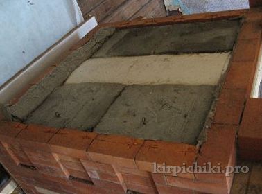 maçonnerie du poêle russe - comment remplir le toit du poêle