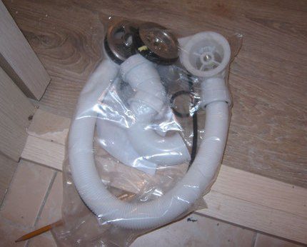 Conjunto de selo d'água com transbordamento para esgoto