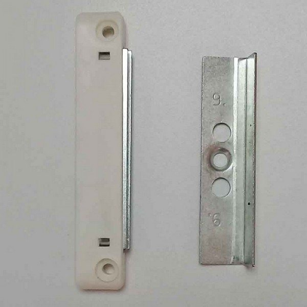 Zăvor magnetic