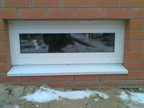 Minimum size of a plastic window