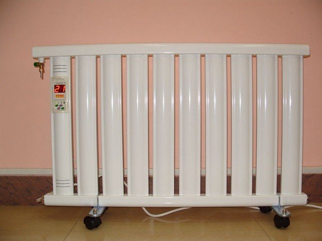 Monolitni tekući električni grijač.