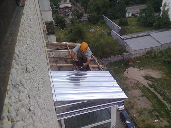 монтаж на козирката