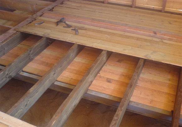 Inštalácia guľatiny na balkón a lodžiu