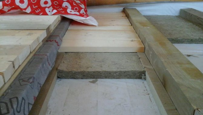 Inštalácia guľatiny na balkón a lodžiu
