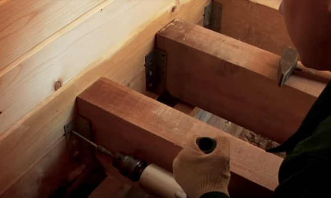 Inštalácia guľatiny na balkón a lodžiu