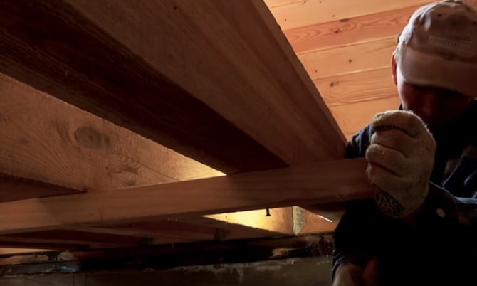 Inštalácia guľatiny na balkón a lodžiu