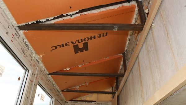 balkonun çatısına penoplex montajı