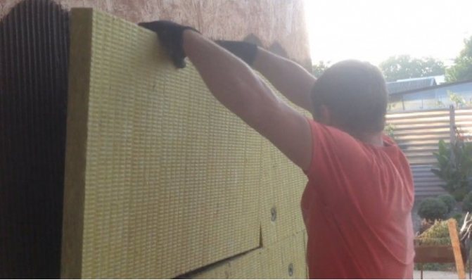 Instalarea izolației pe fațadă