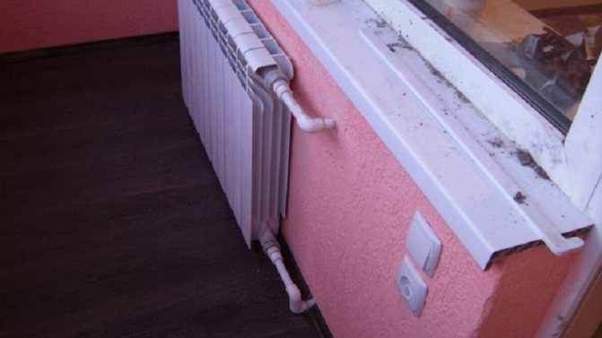 Je možné inštalovať batérie na balkóne: koordinácia, čo je potrebné zvážiť, postup