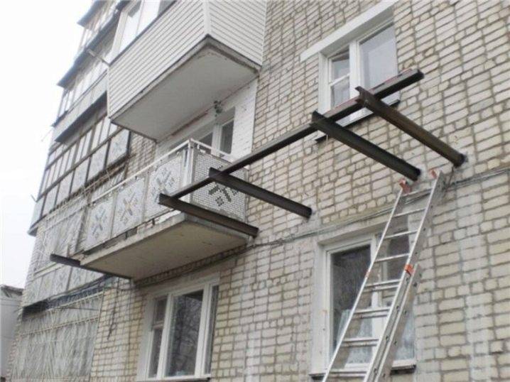 Cât de mare poate fi mărit un balcon fără permisiune