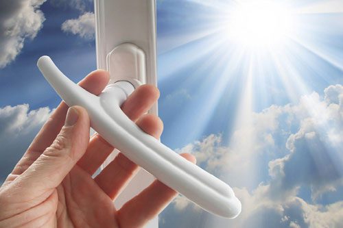 Plastik pencere kolu dönmüyor