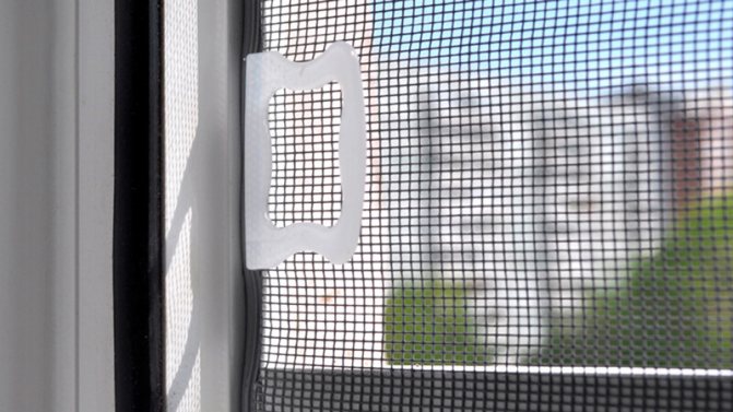 plastični graničnik za otvaranje prozora