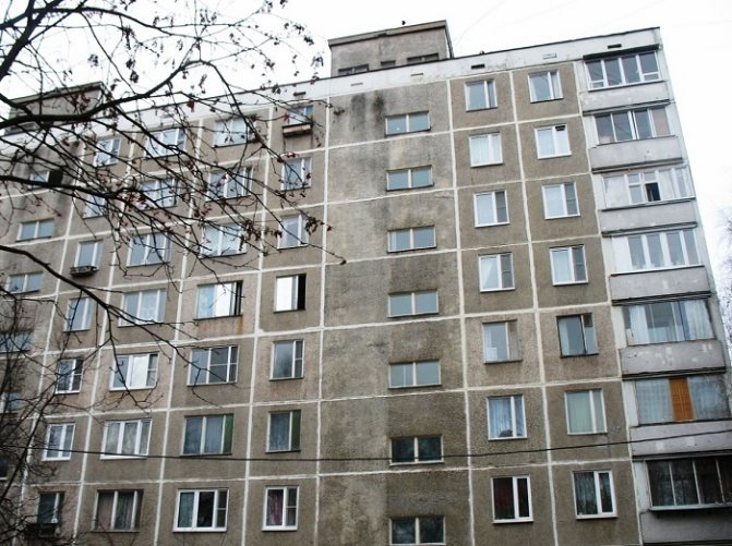 prozori u panelnim deveterokatnim zgradama