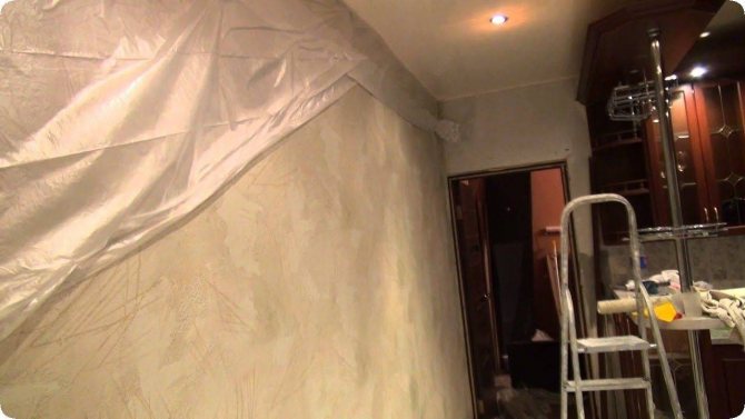 Balkonda duvar kağıdı kullanımının özellikleri