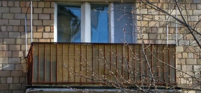 Glas af altaner med aluminium