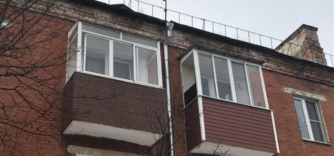 Glas af altaner med aluminium