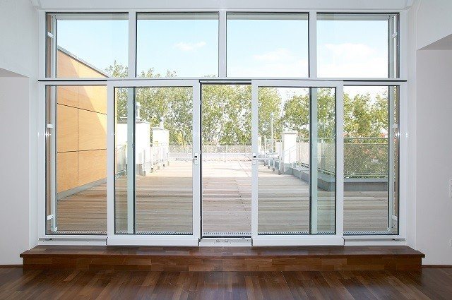 Glazing of terraces: retired doors