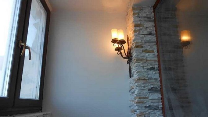 Tuğla balkon dekorasyonu: iç dekorasyonda hangi malzemeler kullanılabilir?