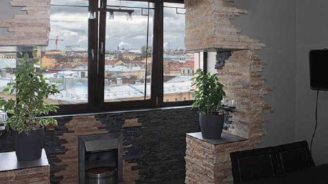 Tuğla balkon dekorasyonu: iç dekorasyonda hangi malzemeler kullanılabilir?